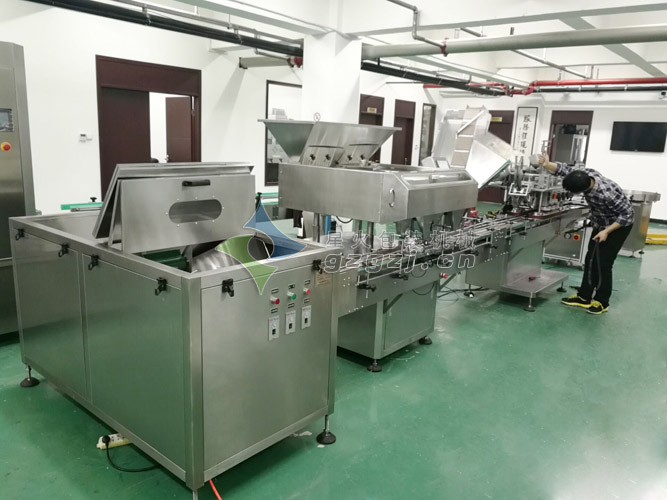 三頭自動喂罐粉末計量包裝生產線